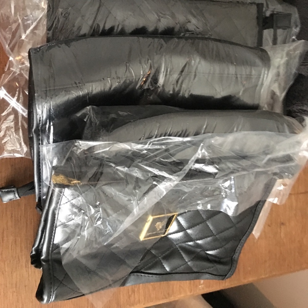 Younique *LIMITED EDITION *cross body bag NIB - Picture 6 of 6